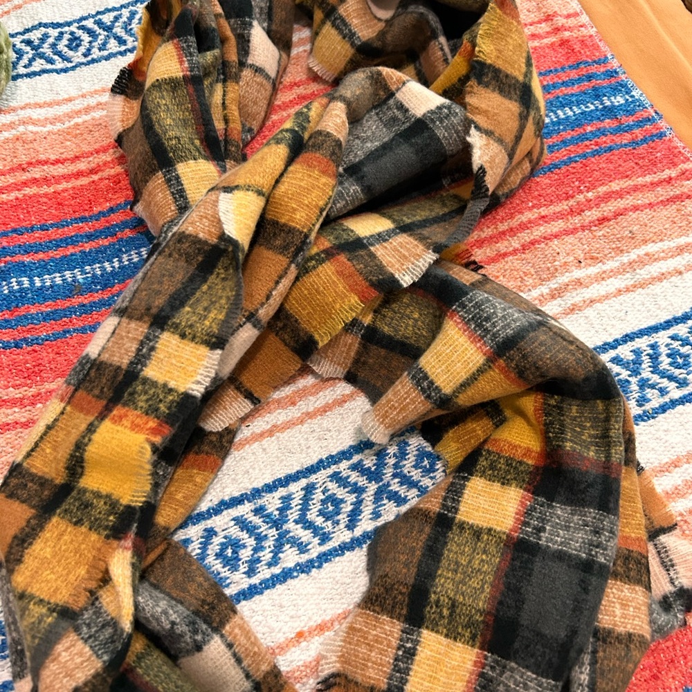 FINAL PRICE! 🧣Plaid Patterned Scarf - Brown and Black